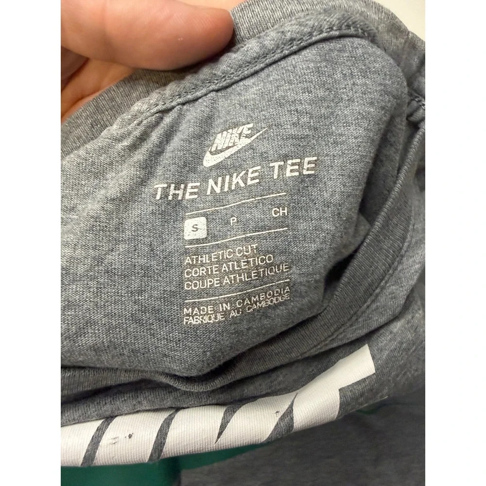 Nike Boys Athletic Cut Graphic T-Shirt Heather Gray Green Yellow Size Small
